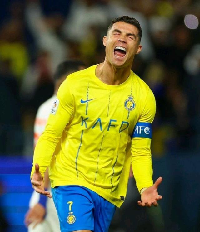 半场战报：拉齐奥1-0莱切，贡多齐建功