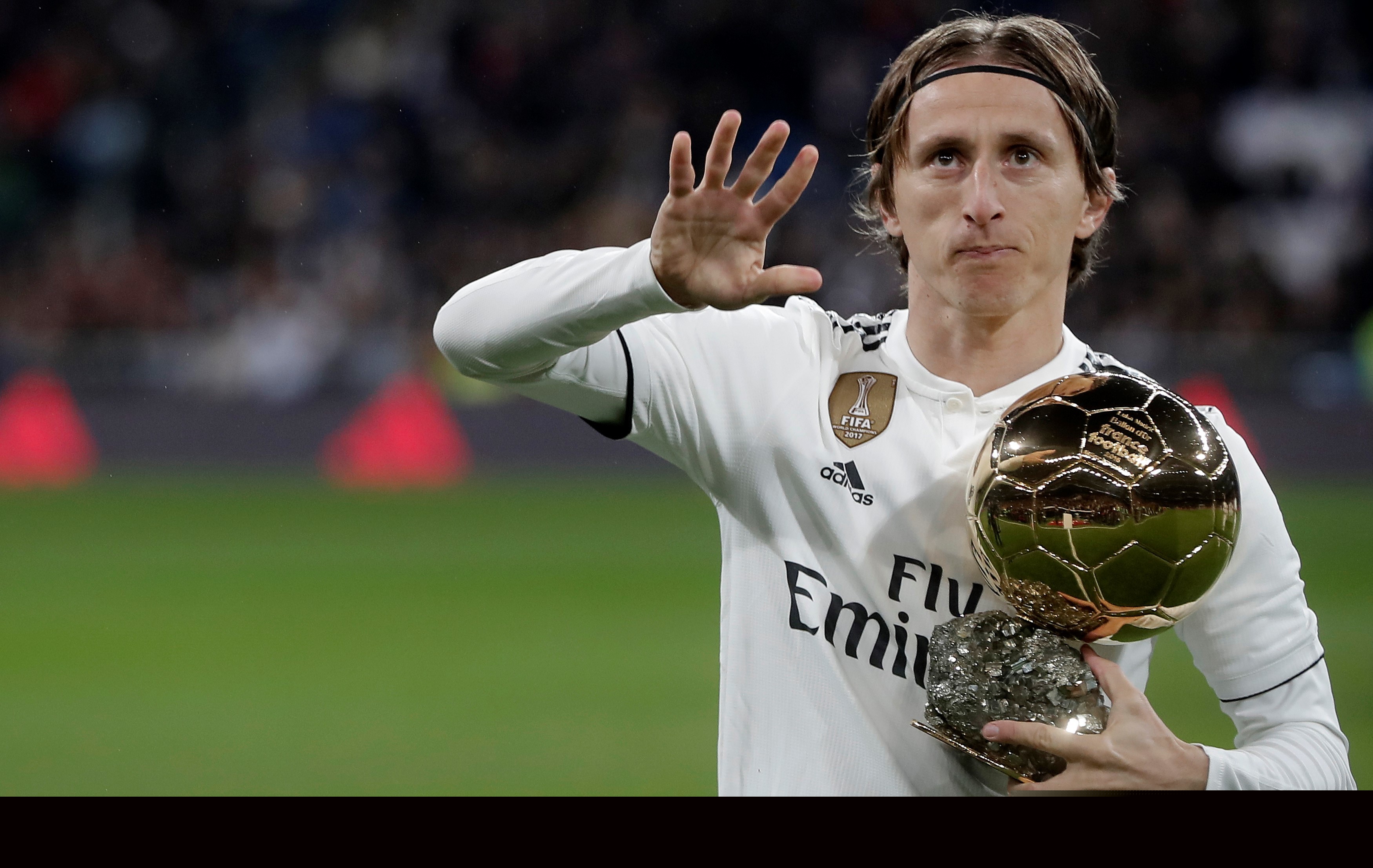 杜锋笑称球迷喊徐杰声音更大，广东男篮感谢武汉赛区