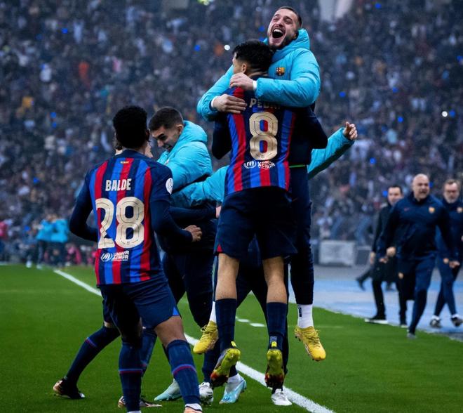 广东男篮在俱乐部杯首战中遭遇山西男篮，惜败对手，全场表现不佳，外援缺席，主力缺阵，山西男篮凭借高效进攻取得胜利。