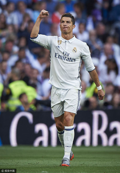 意甲焦点战：国际米兰4-0大胜科莫，路易斯·恩里克闪耀圣西罗